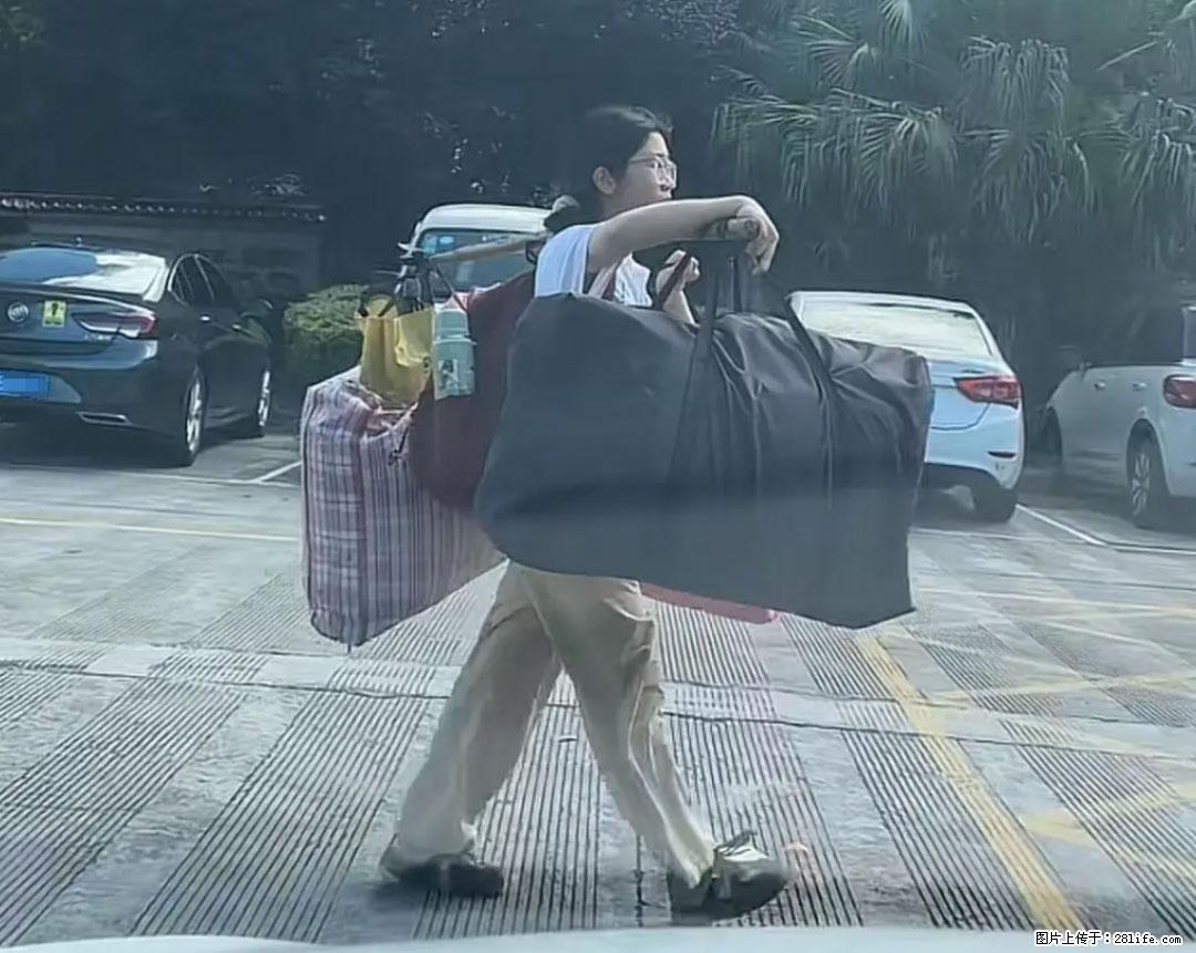 全网追的“扁担女孩”，找了一份暑假工，时薪12元 - 图木舒克生活资讯 - 图木舒克28生活网 tmsk.28life.net